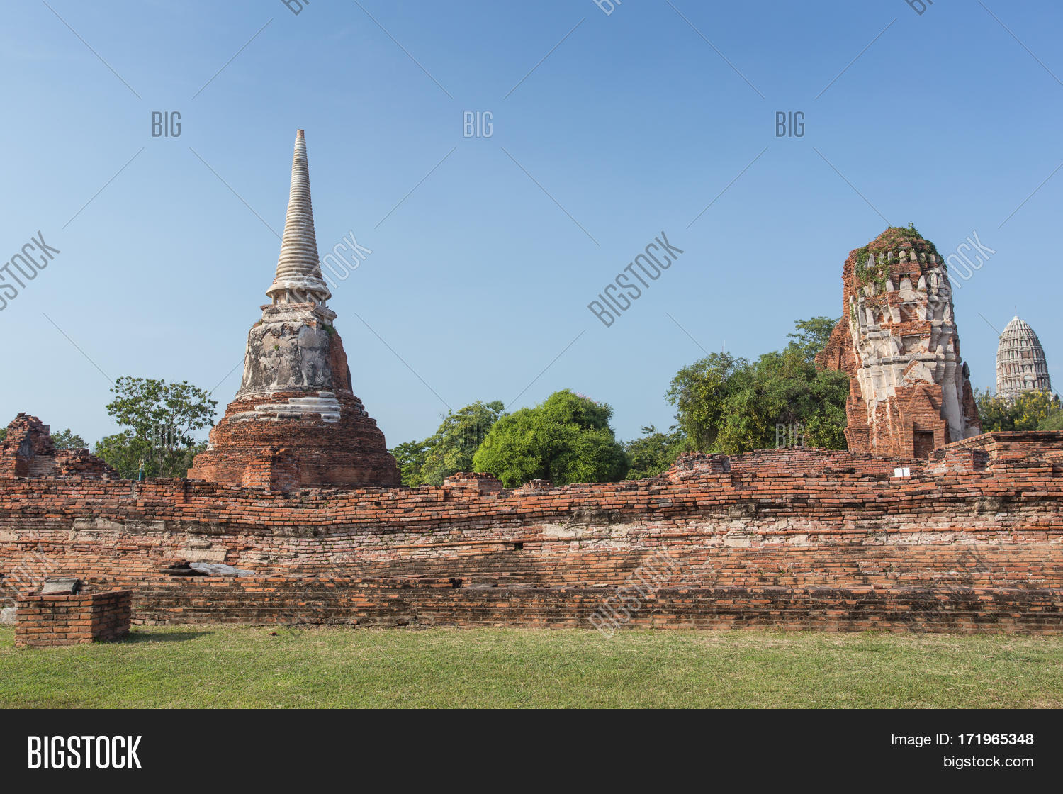 mens naked with girls asian religious architecture