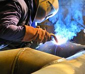 picture of workforce  - welding with mig - JPG 