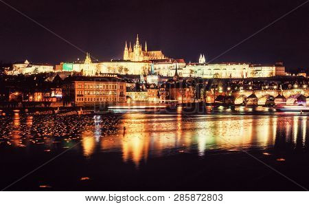 Poster: Famous Castle And Charles Bridge