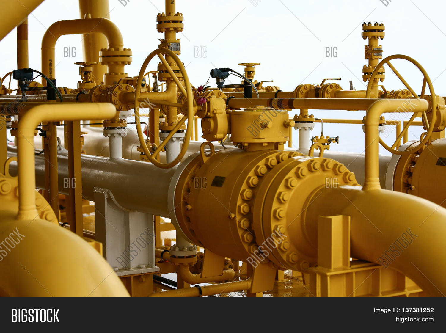 Imagen y foto Pig Launcher Oil Gas Industry, Bigstock