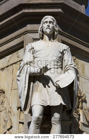 Poster: Statue Of Leonardo Da Vinci