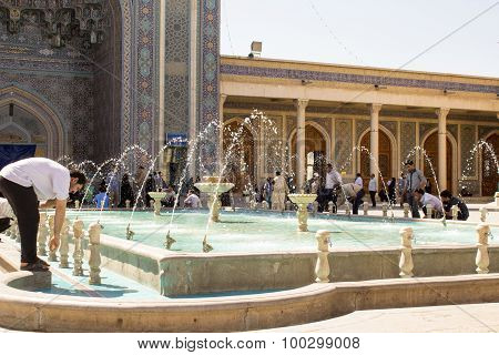 The shrine of Fatima Almasomh