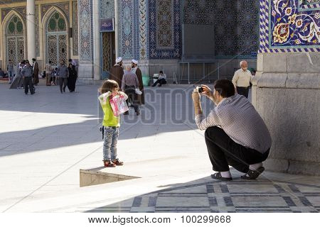 Man Portrays His Daughter