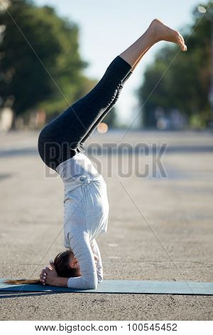 Street Yoga: Supported Headstand Yoga Pose