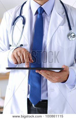 Male Medicine Doctor Holding Digital Tablet Pc