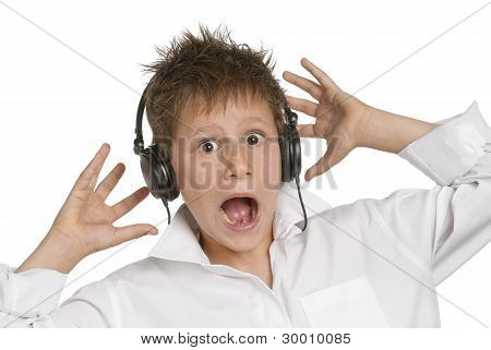 헤드폰을 가진 소년