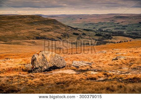 Heading From Hawes Via Hadrwaw Along The Pennine Way To Great Shunner Fell In The Yorkshire Dales