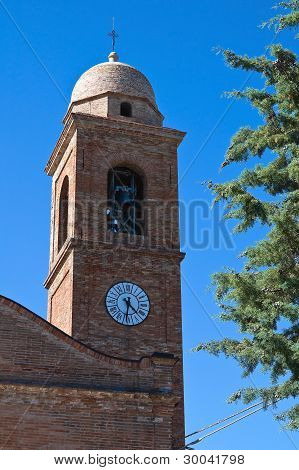 St.Vicinio klokkentoren kerk. Torriana. Emilia-Romagna. Italië.