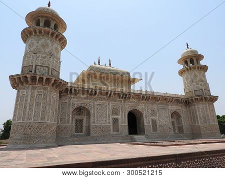 Tomb Of Itimad-ud-daul, Little Taj Mahal, Agra, India.