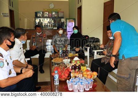 Election Activities For The Mayor Or Regional Head At One Of The Polling Stations, Pekalongan, Decem