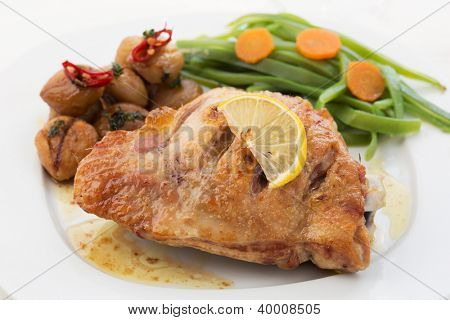 petto di pollo arrosto con insalata e castagne