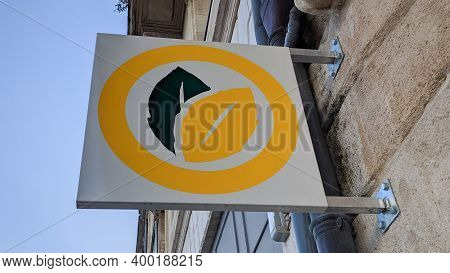 Bordeaux , Aquitaine  France - 12 15 2020 : E.leclerc Le Marche Bio Leclerc Store Sign And Logo Fron