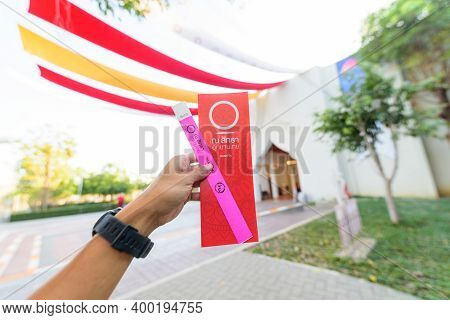 Rachaburi,thailand - 18 Decemmber, 2020: Buy The Ticket For Entrance To At Nasatta Park Festival
