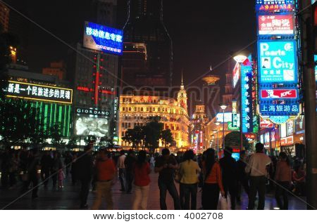 Šanghaj Nanjing Road v noci