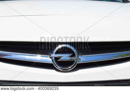 Opel Chrome Metal Logo, Luxury Car In Istanbul City, June 23.2017 Istanbul Pendik Second Hand Car Ma