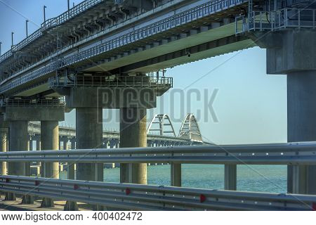 Crimean Bridge, Taman, Russia - 11,09,2020: The Navigable Arch Of The Crimean Bridge. Arch Of The Hi