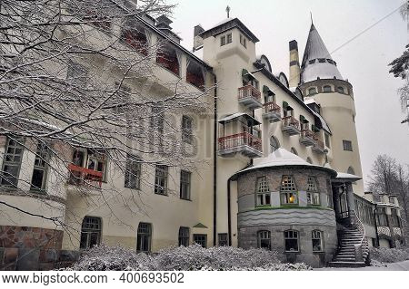 Old Hotel Valtionhotelli