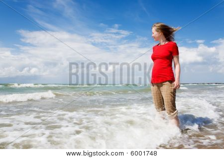 海を見る少女