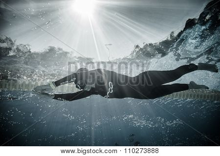 Dynamic Without Fins (dnf) Performance From Underwater