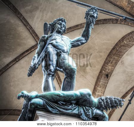 Perseo Holding Medusa Head Statue