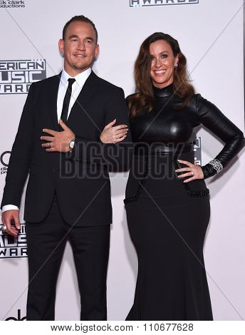 LOS ANGELES - NOV 22:  Alanis Morissette arrives to the American Music Awards 2015  on November 22, 2015 in Los Angeles, CA.                