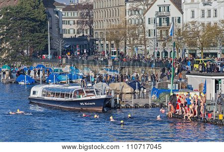 Limmatquai Quay During The Zurich Samichlaus-schwimmen Event