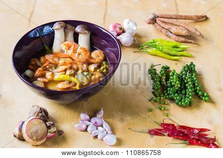 Shrimp and flavoring ingredients in the food.
