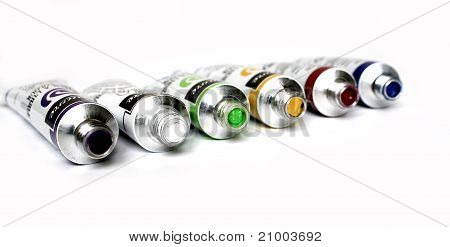 색상의 튜브