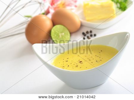 Голландским соусом