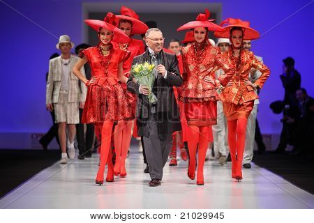 MOSCOW - FEBRUARY 22: Couturier Slava Zaytzev and models wear his clothing in the Collection Premiere Moscow, a fashion industry platform of IGEDO Company, on February 22, 2011 in Moscow, Russia.