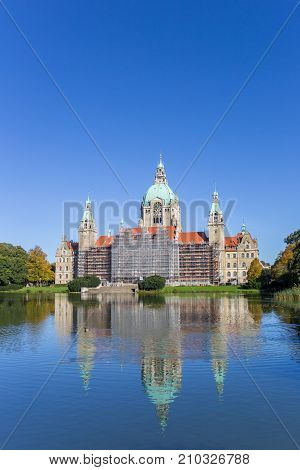 New City Hall With Reflection In The Water In Hannover
