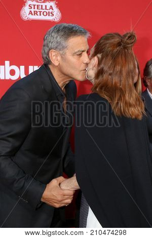 LOS ANGELES - OCT 22:  George Clooney, Julianne Moore at the 