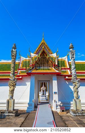Wat Arun The Temple Of Dawn In Bangkok, Thailand