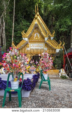 Kathin Ceremony At Thai Temple (wat Thai)