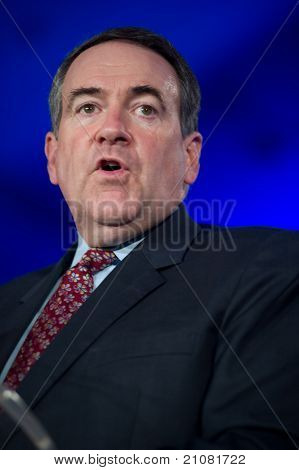 NEW ORLEANS, LA - 16 giugno: L'ex governatore Mike Huckabee affronta la Confere Leadership repubblicana