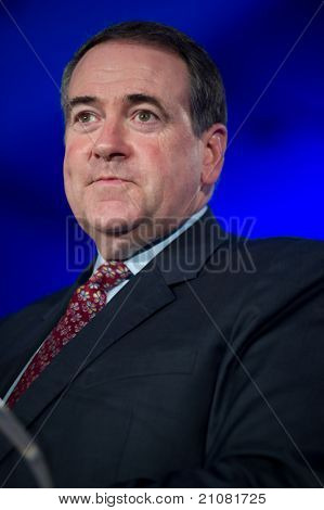 NEW ORLEANS, LA - 16 giugno: L'ex governatore Mike Huckabee affronta la Confere Leadership repubblicana