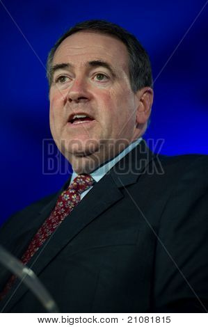 NEW ORLEANS, LA - 16 giugno: L'ex governatore Mike Huckabee affronta la Confere Leadership repubblicana