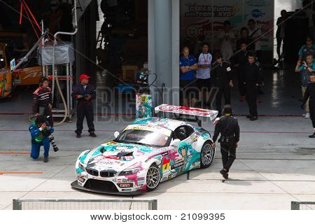 GSR とチーム右京マレーシア スーパー レース