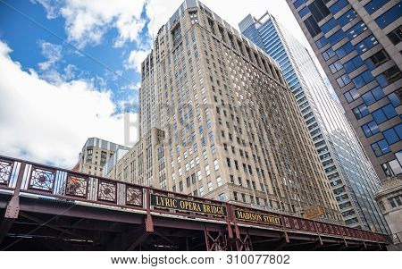 Chicago Illinois City Skyscrapers, Blue Sky Background