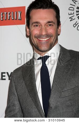 LOS ANGELES - MAR 13 : Jon Hamm arrive à l'événement de « Mad Men » au PaleyFest 2012 à l'espace de Saban