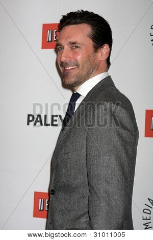 LOS ANGELES - MAR 13 : Jon Hamm arrive à l'événement de « Mad Men » au PaleyFest 2012 à l'espace de Saban