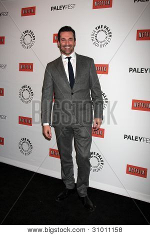 LOS ANGELES - 13 de MAR: Jon Hamm llega en el evento de 
