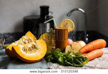 The Fresh And Green Vegetables With Juice