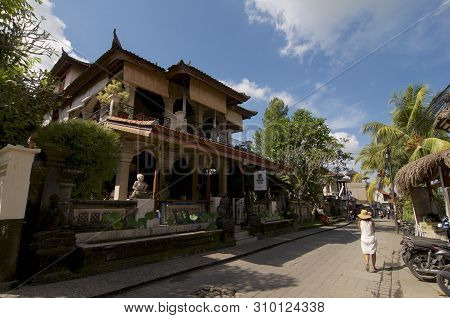 Ubud, Bali, Indonesia - 17th May 2019 : View Of A Typical Beautiful Restaurant Building In The Famou