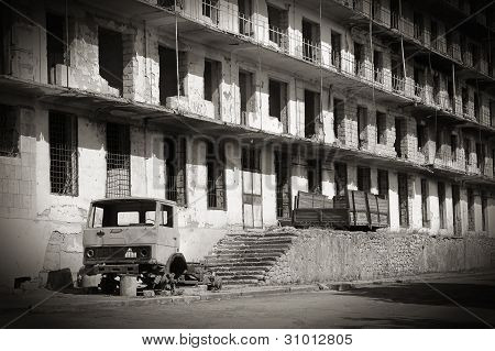 ซากปรักหักพังของเมือง Shusha นากอร์โน-Karabakh หลังสงครามอาร์เมเนียอาเซอร์ไบจาน