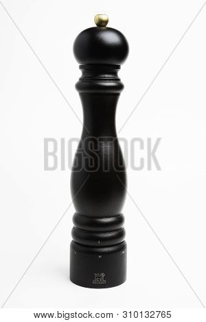 Vidalia, Georgia / Usa - May 28, 2019: The Paris Model Of The Peugeot Pepper Mill In Chocolate-color