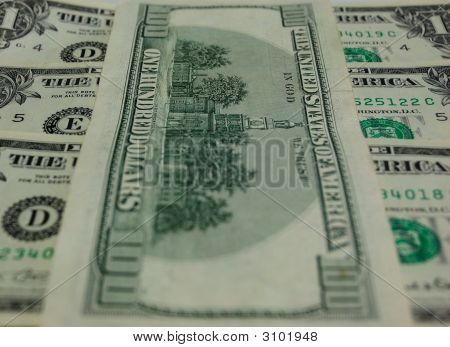 Jeden Handred dolarów