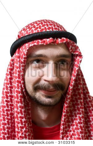 Hymyilevä Arabian nuori mies