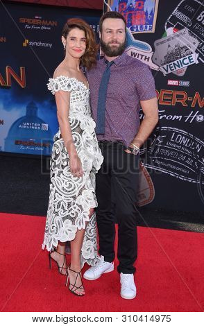 LOS ANGELES - JUN 26:  Cobie Smulders and Taran Killam arrives for the 'Spider-Man: Far From Home' World Premiere on June 26, 2019 in Hollywood, CA