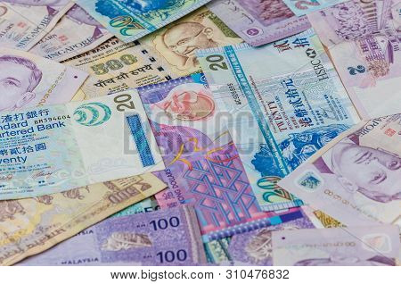 Variety Value Money Bill Of Singapore Note